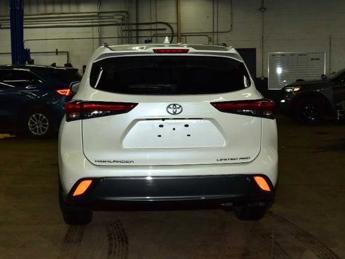 Used 2021 Toyota Highlander Limited image 4