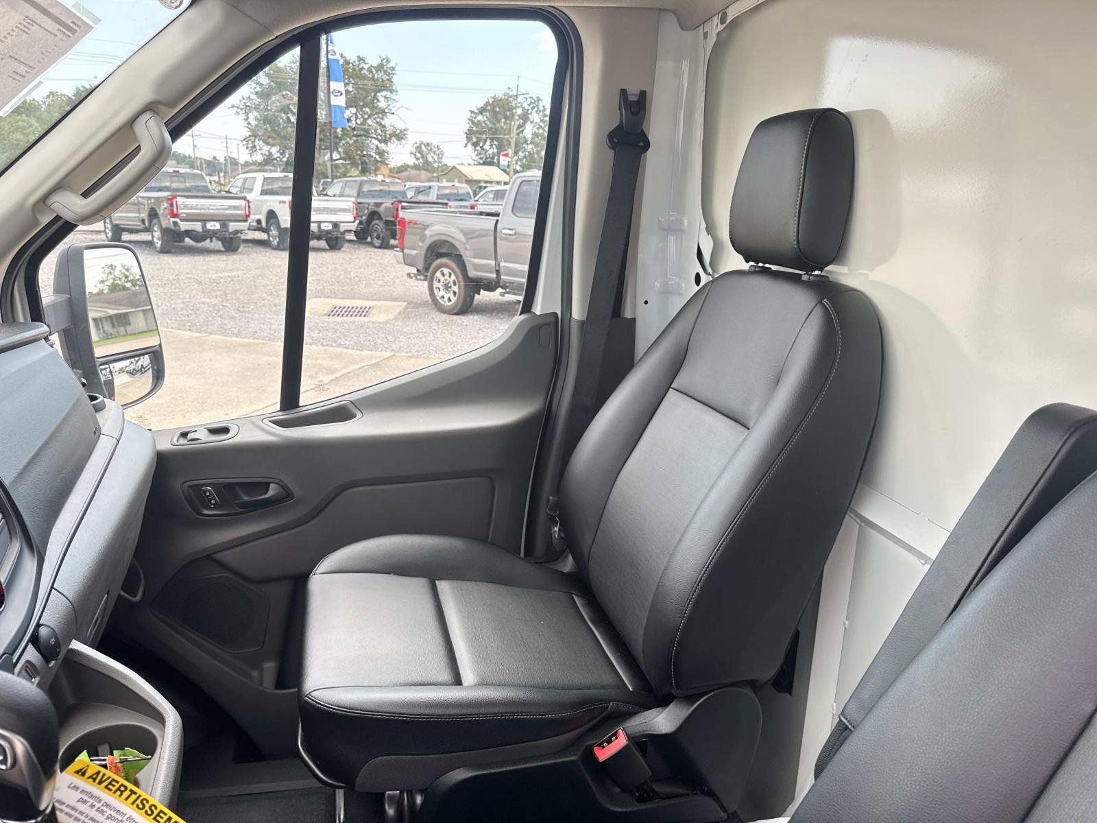 Used 2023 Ford Transit 350 DRW RWD image 13