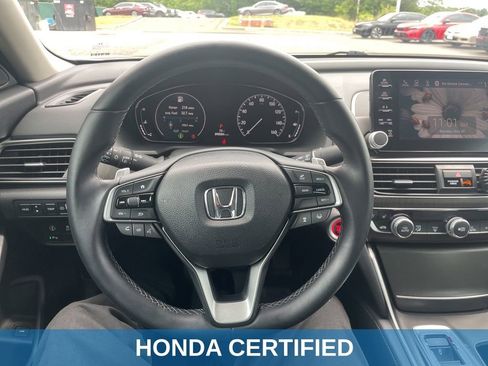Used 2018 Honda Accord Touring image 3