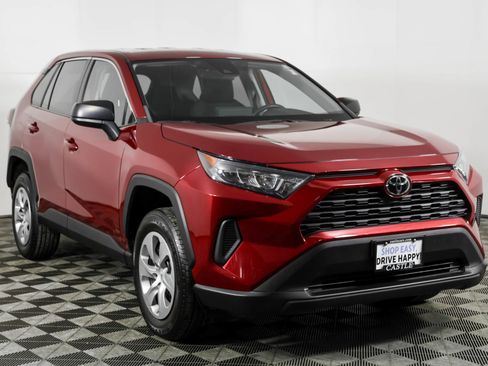 Used 2022 Toyota RAV4 LE AWD/4WD image 11