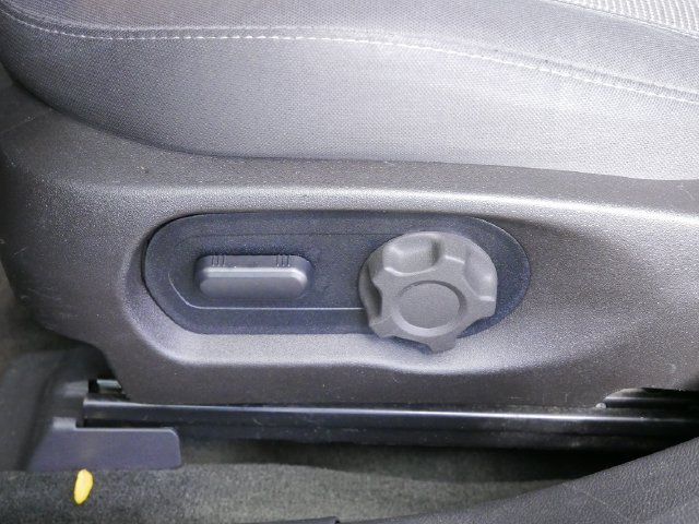 Used 2016 Ford Taurus SEL FWD image 21