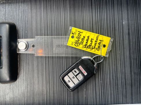 Used 2016 Honda Pilot Touring image 30