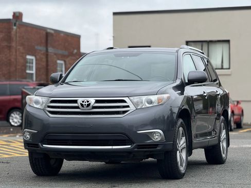 Used 2013 Toyota Highlander Limited image 1