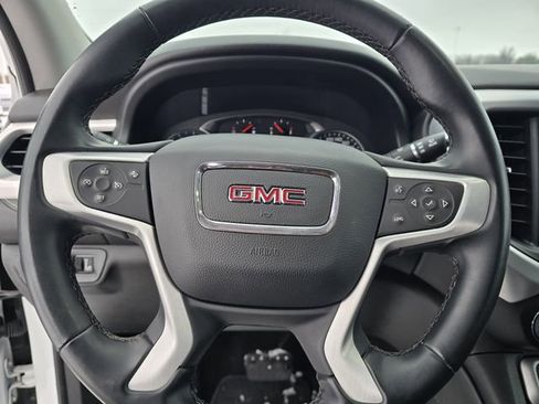 Used 2023 GMC Acadia SLT image 10