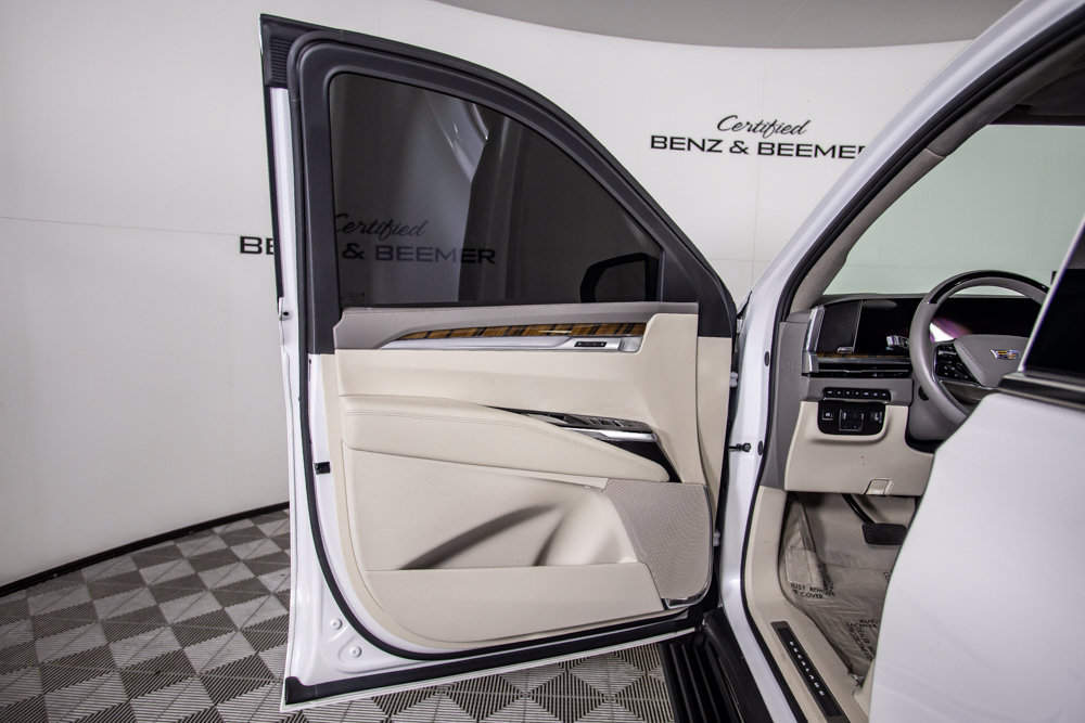 Used 2025 Cadillac Escalade Premium Luxury Platinum w/ LPO, Floor Liner Package AWD/4WD image 21