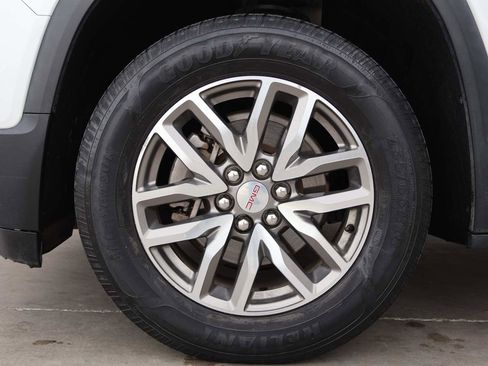 Used 2019 GMC Acadia SLE image 6