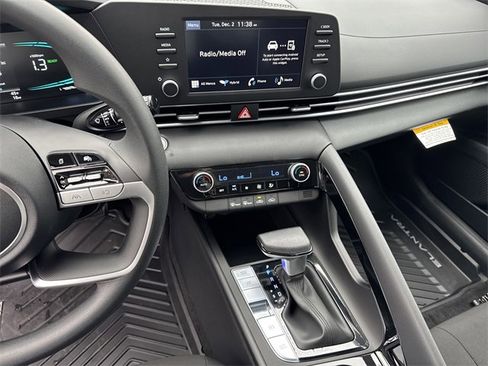 New 2026 Hyundai Elantra Blue image 27
