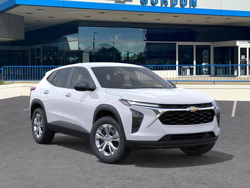 New 2026 Chevrolet Trax LS image 7
