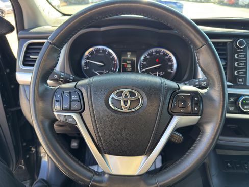 Used 2015 Toyota Highlander Limited image 15