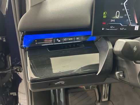 Used 2024 BMW 540i xDrive w/ Premium Package image 27