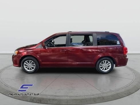 Used 2019 Dodge Grand Caravan SXT image 4