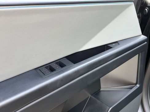 Used 2024 Tesla Cybertruck AWD Crew Cab image 15