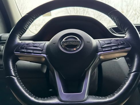 Used 2018 Nissan Rogue Sport SL image 32