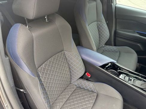 Used 2021 Toyota C-HR XLE FWD image 25