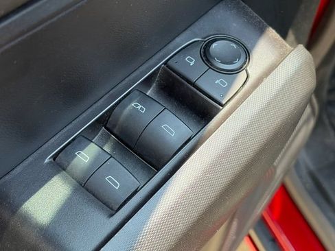 Used 2024 Chevrolet Colorado Trail Boss w/ Technology Package AWD/4WD image 19