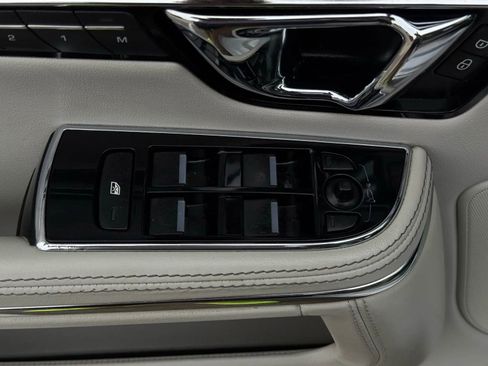 Used 2014 Jaguar XJ L Portfolio image 25