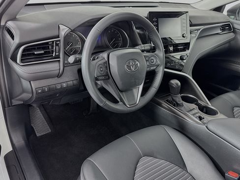 Used 2023 Toyota Camry SE AWD/4WD image 9
