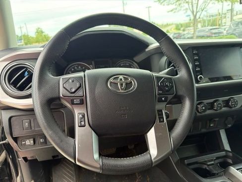 Used 2020 Toyota Tacoma SR5 w/ SR5 Appearance Package (SM) RWD image 14