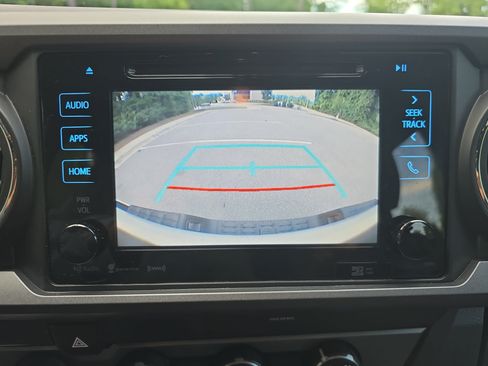 Used 2019 Toyota Tacoma TRD Off-Road w/ Technology Package AWD/4WD image 23