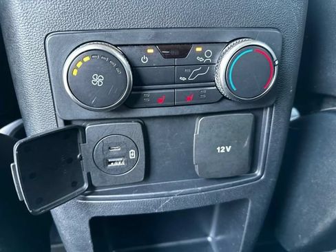 Used 2020 Ford Explorer XLT w/ Comfort Package AWD/4WD image 32