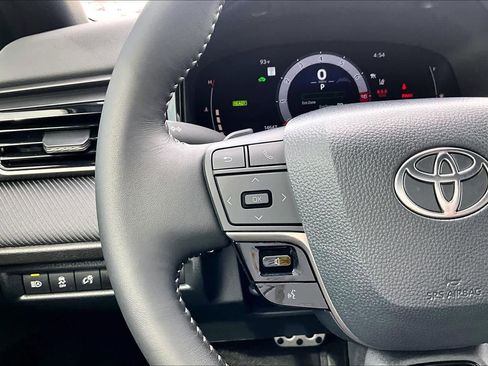 Used 2026 Toyota Camry SE w/ Multimedia Upgrade Package FWD image 22