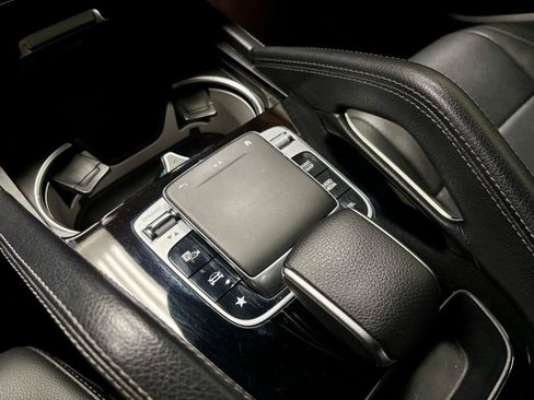Used 2020 Mercedes-Benz GLE 450 4MATIC w/ MBUX Technology Package image 31