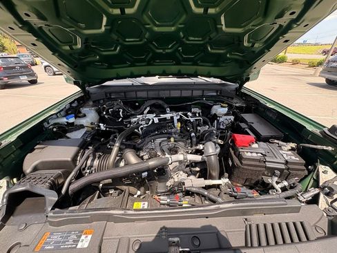 Used 2025 Ford Bronco Outer Banks AWD/4WD image 32