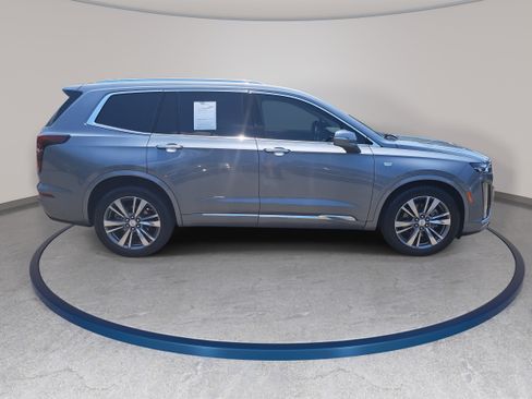 Used 2020 Cadillac XT6 Premium Luxury FWD image 4
