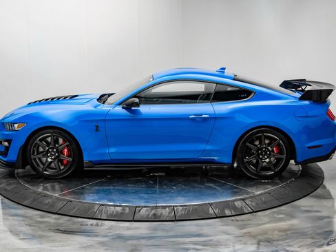 Used 2022 Ford Mustang Shelby GT500 w/ Carbon Fiber Track Pack RWD image 9