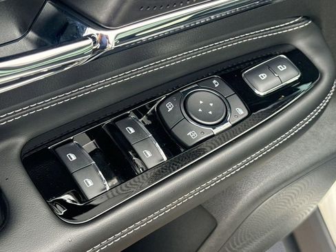 Used 2024 Lincoln Corsair AWD w/ Equipment Group 101A image 16