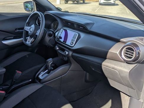 Used 2020 Nissan Kicks SV image 32