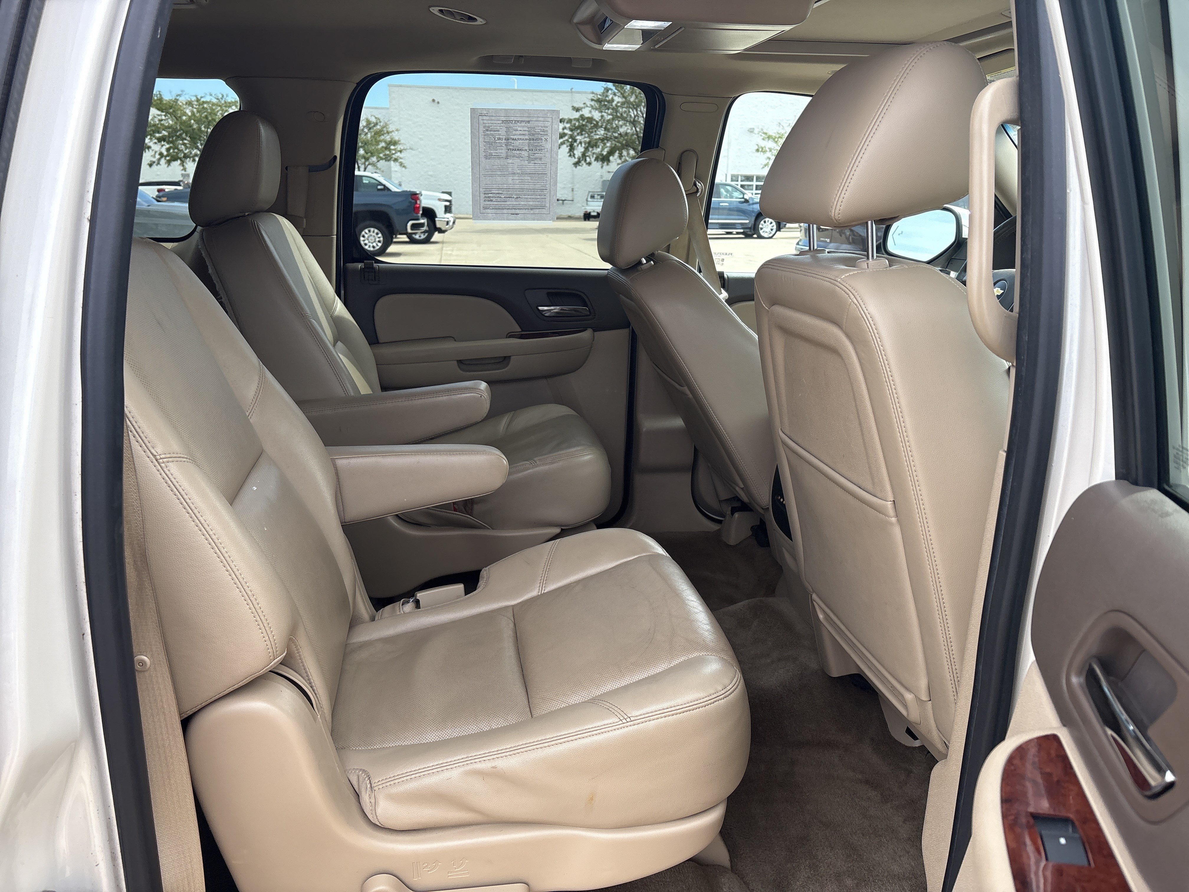 Used 2013 Chevrolet Suburban LTZ AWD/4WD image 17