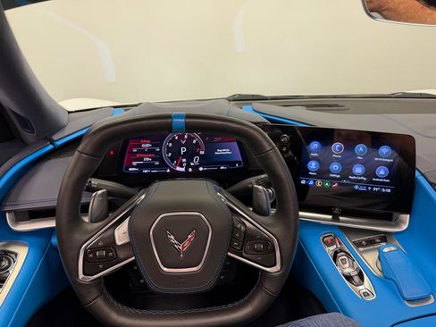 Used 2022 Chevrolet Corvette Stingray Premium Conv w/ Z51 Performance Package RWD image 16