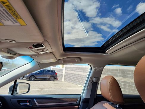 Used 2019 Subaru Outback 3.6R Touring image 37