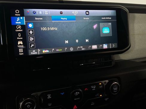 Used 2024 Jeep Wrangler Sport S image 19