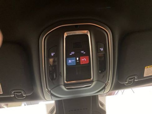 Used 2026 Jeep Cherokee Laredo AWD/4WD image 14