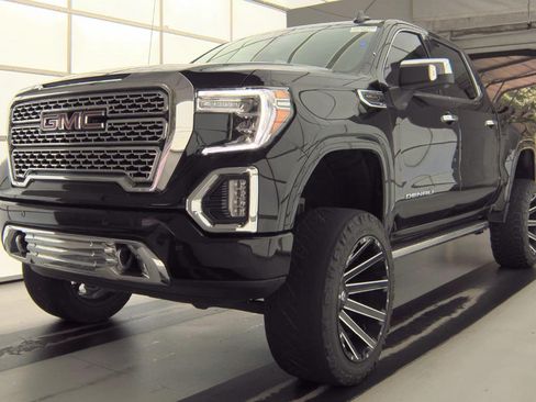 Used 2022 GMC Sierra 1500 Denali w/ Denali Premium Package AWD/4WD image 4