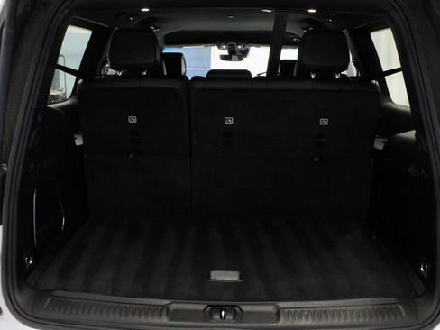 Used 2023 Jeep Wagoneer 2WD image 14