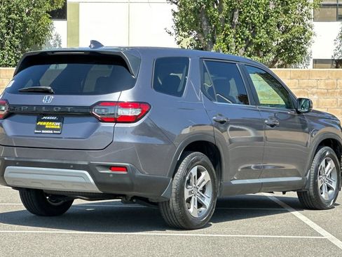 Certified 2025 Honda Pilot EX-L image 4