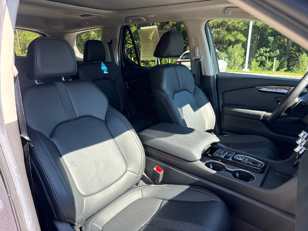 Certified 2025 Honda Pilot Touring image 35