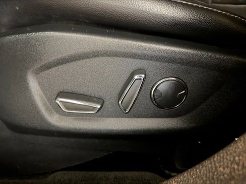 Used 2018 Ford Explorer Limited image 16