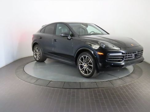 Certified 2023 Porsche Cayenne Coupe AWD/4WD image 9