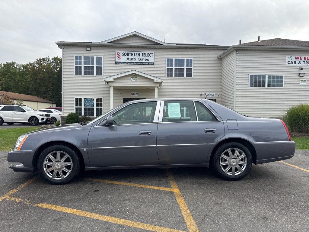 Used 2008 Cadillac DTS FWD image 1