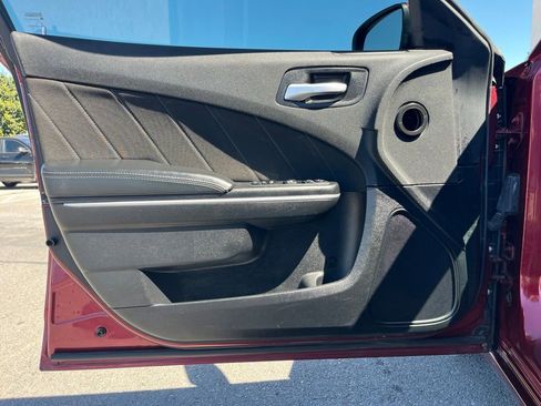 Used 2020 Dodge Charger SXT RWD image 5