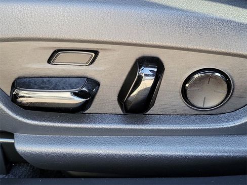 Used 2022 Lexus ES 300h Ultra Luxury w/ Accessory Package 2 image 16