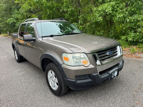 Used 2007 Ford Explorer Sport Trac XLT RWD image 2