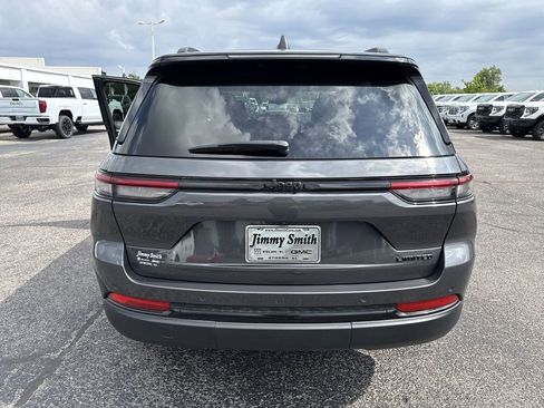 Used 2024 Jeep Grand Cherokee Limited w/ Black Appearance Package RWD image 33