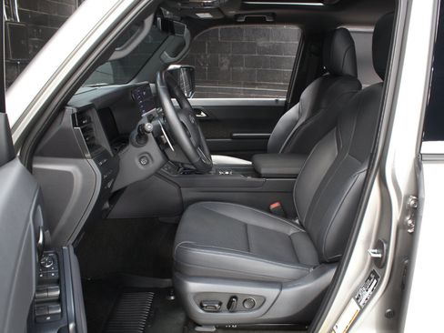 Used 2025 Lexus GX 550 w/ Cold Area Package AWD/4WD image 36