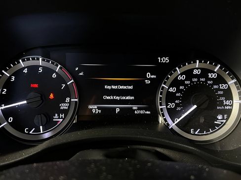 Used 2023 Toyota Highlander XSE FWD image 10