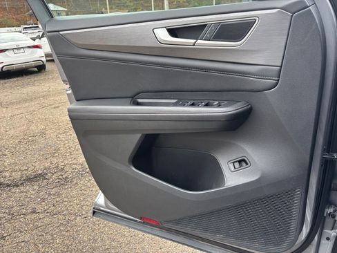 Used 2025 Volkswagen Atlas Cross Sport SE image 20